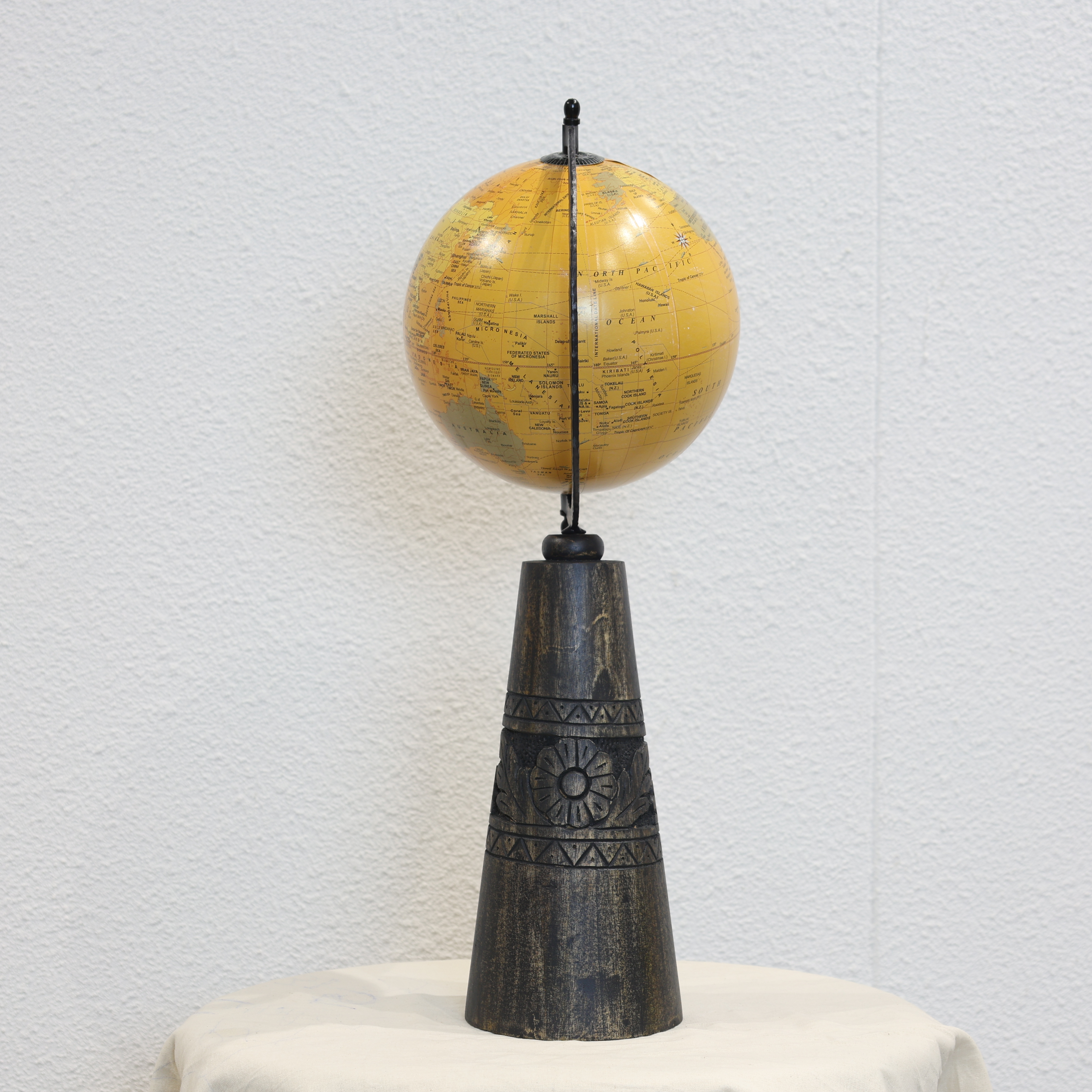 Wooden Carving Leg Globe
