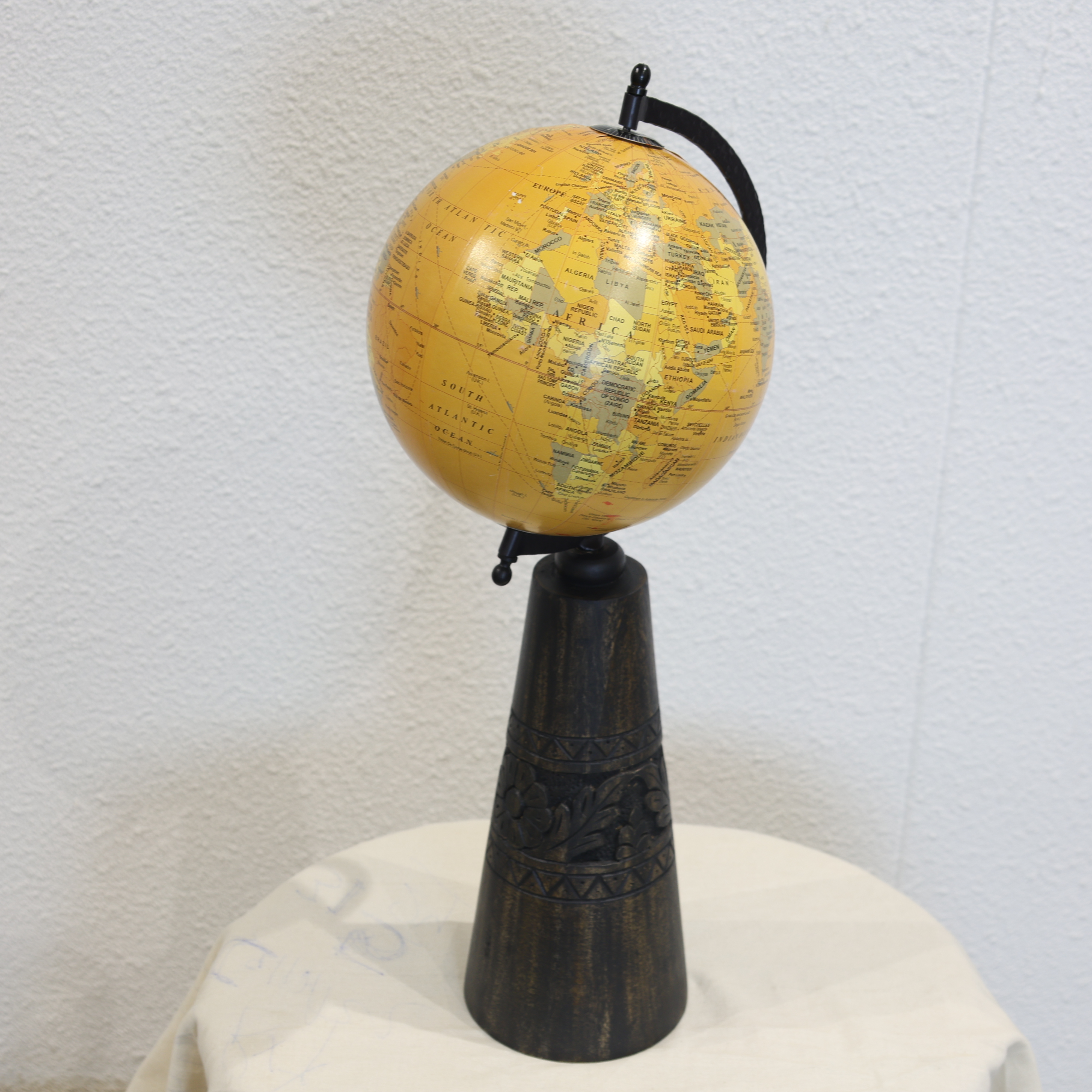 Wooden Carving Leg Globe