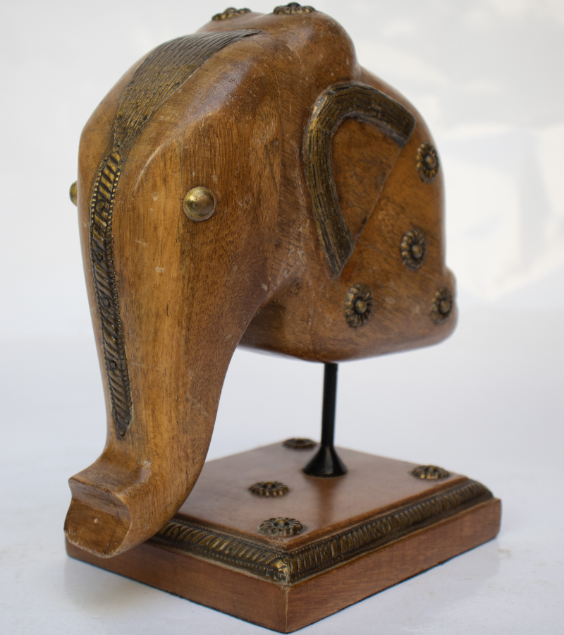 Rustic Elephant Head Table Decor