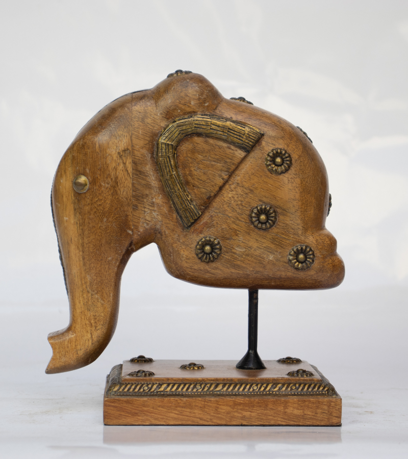 Rustic Elephant Head Table Decor