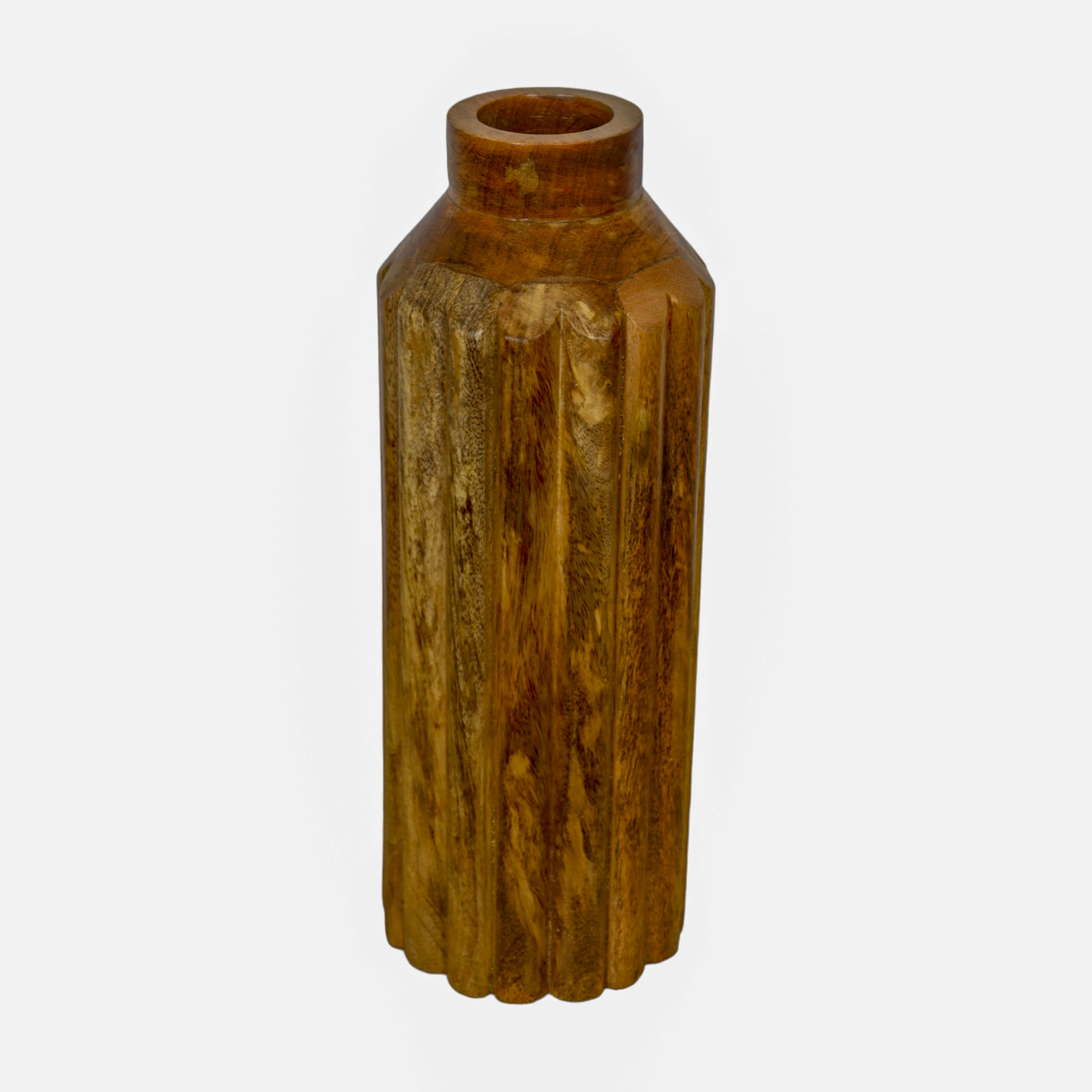Fluted Wood Vase A Blend of Tradition and Modernity