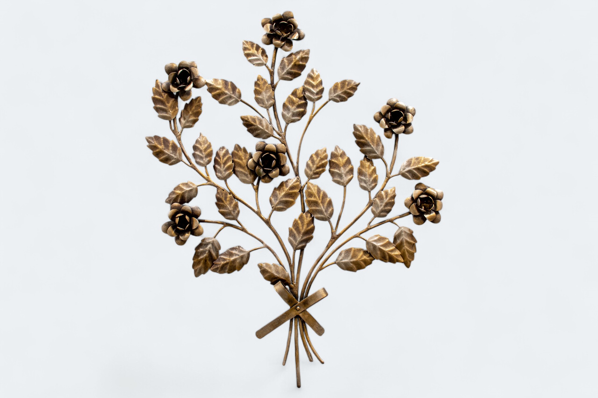 Vintage-Inspired Rose Bouquet Wall Metal Art