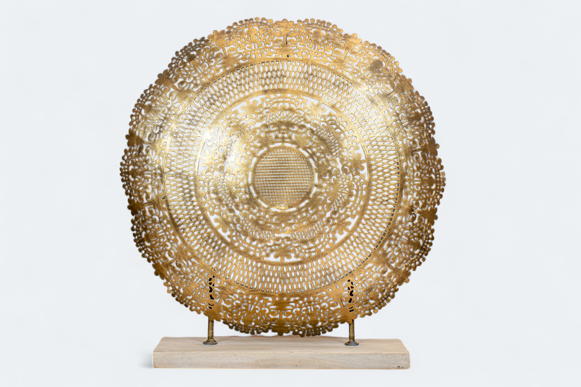 Gilded Radiance Decor