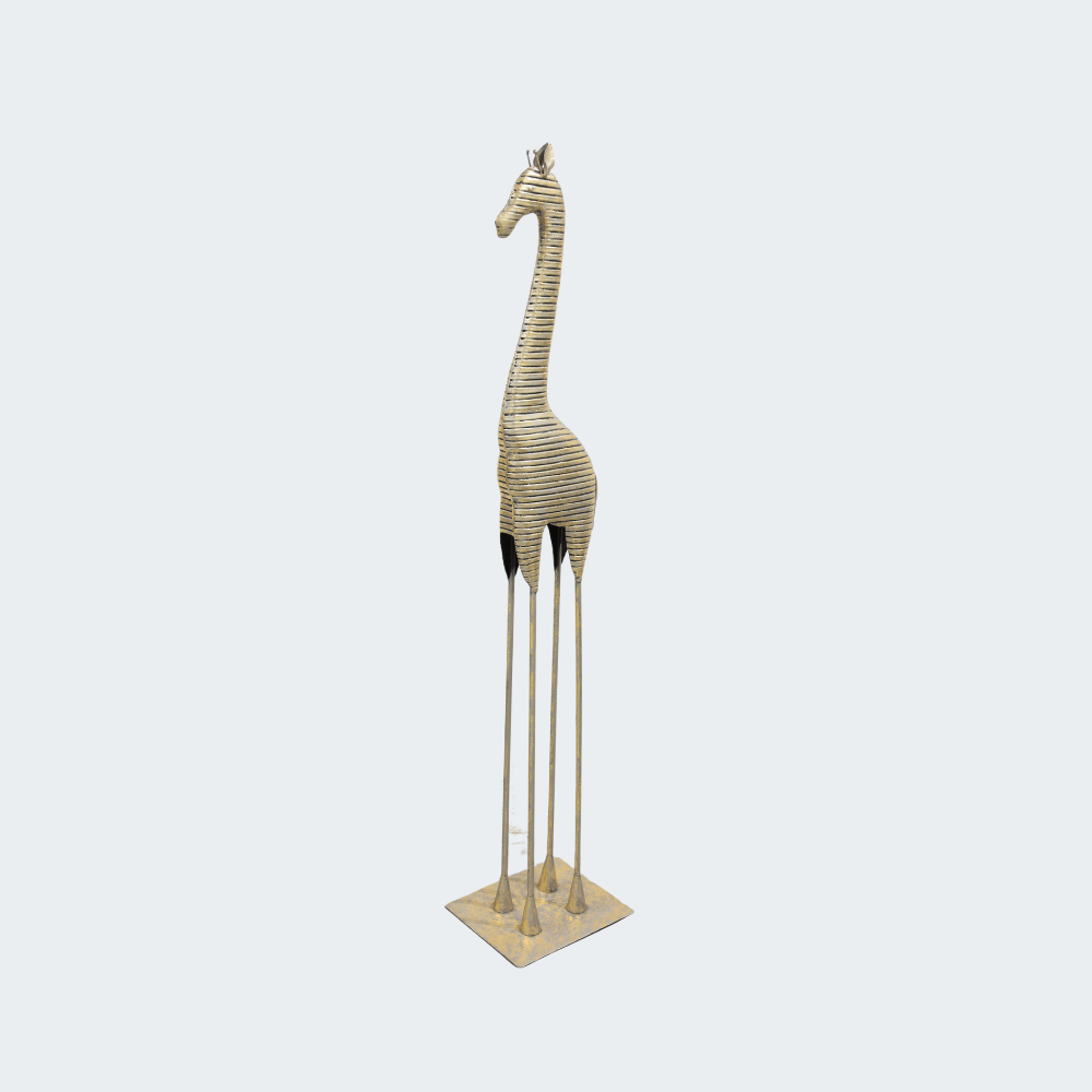 Metal Giraffe sculpture
