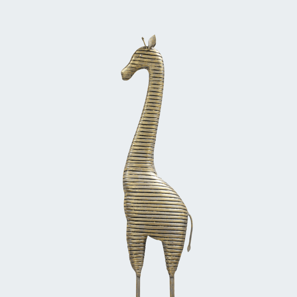 Metal Giraffe sculpture