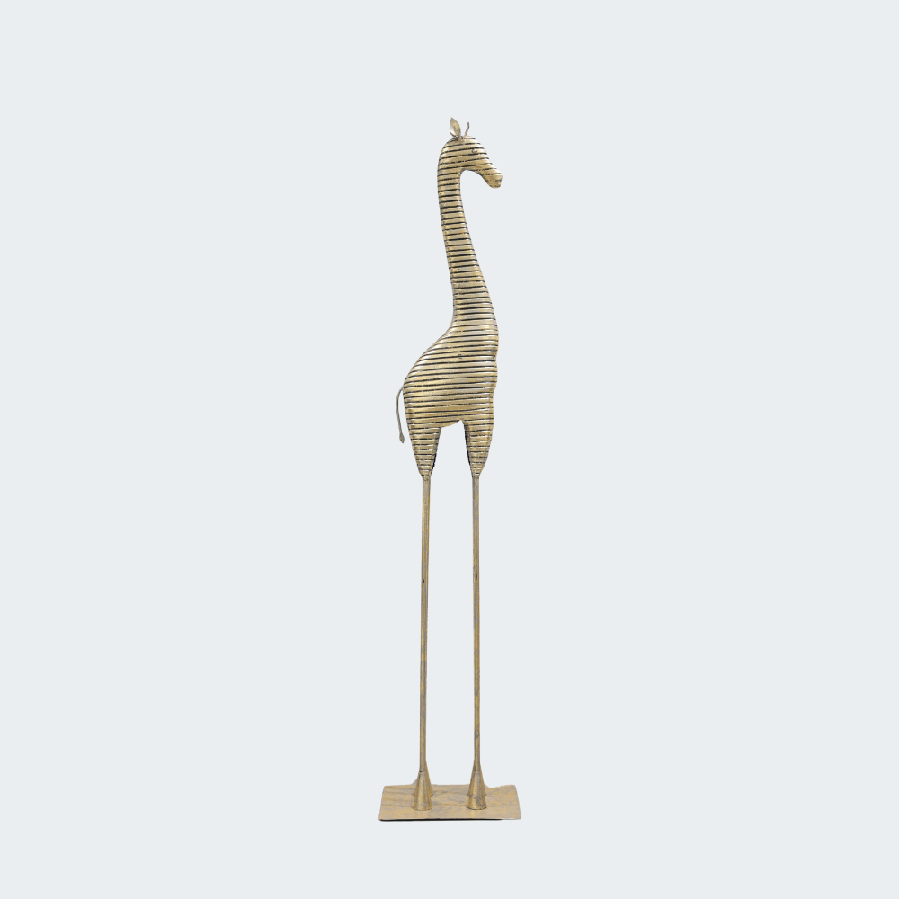 Metal Giraffe sculpture