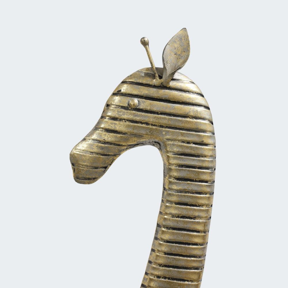 Metal Giraffe sculpture