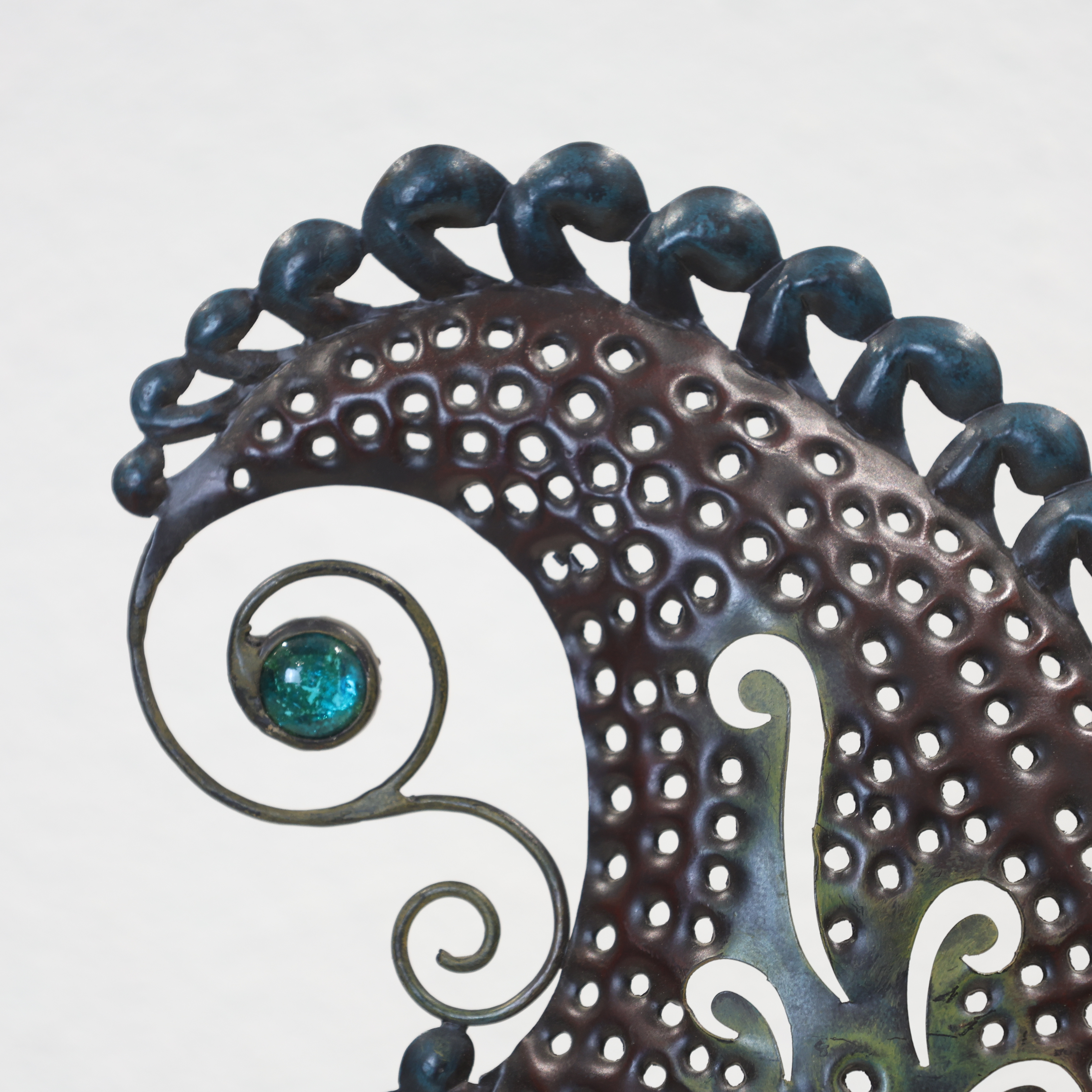 Metal Paisley Design Table Decor