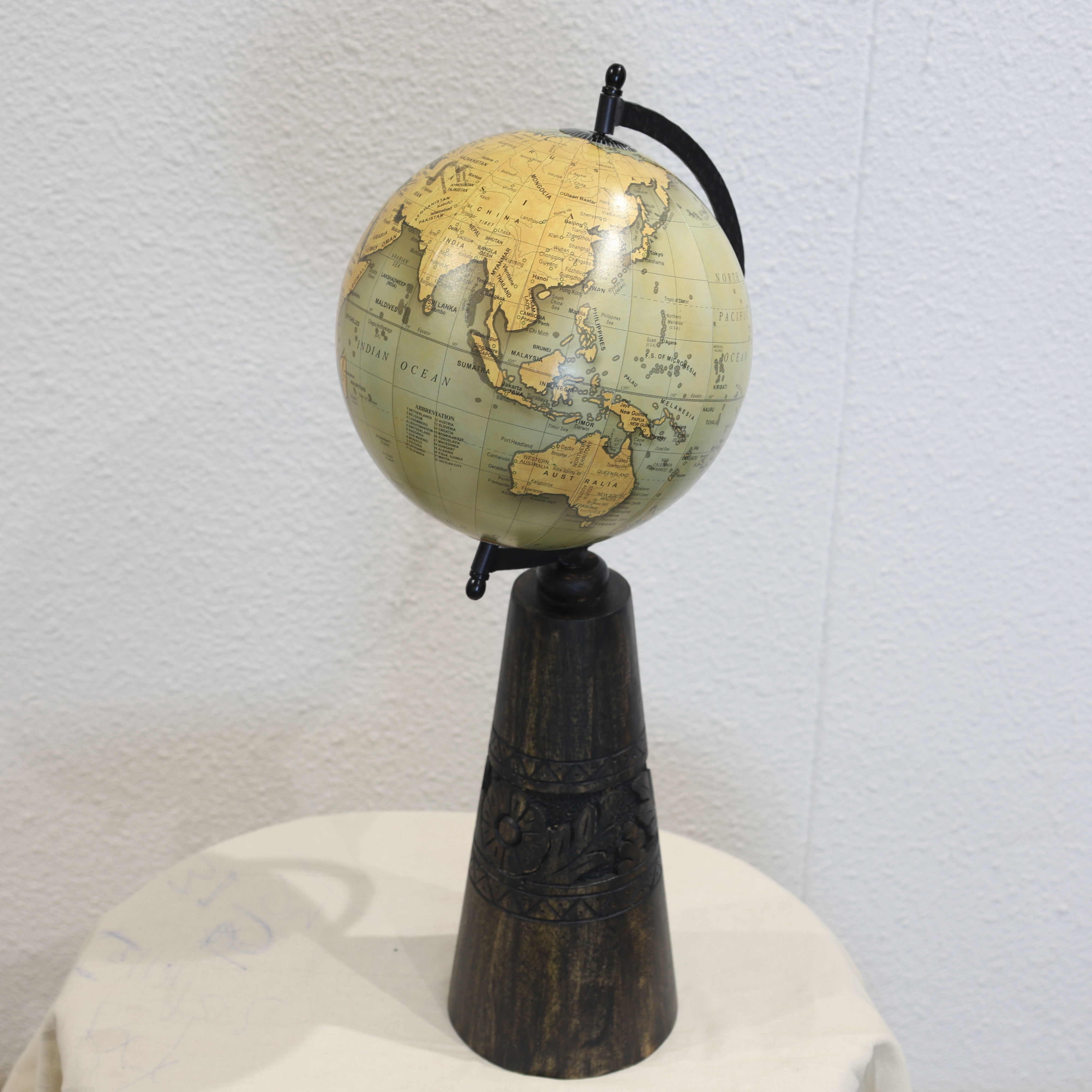 Premium Wooden Carving Leg Globe